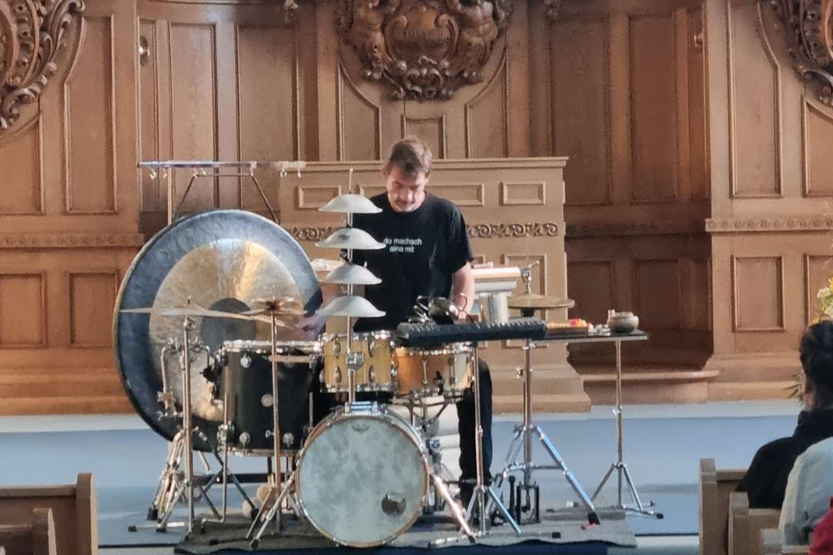 Solo at the opening: Peter Conradin Zumthor in the Reformed Church in Gais.