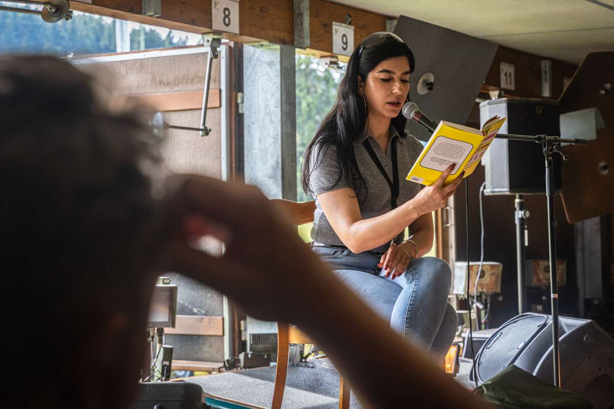 As part of the series «Free Pass for Eastern Swiss Cultural Institutions», artist Cemile Sahin read from her novel «Kommando Ajax», curated by Kunst Halle Sankt Gallen.